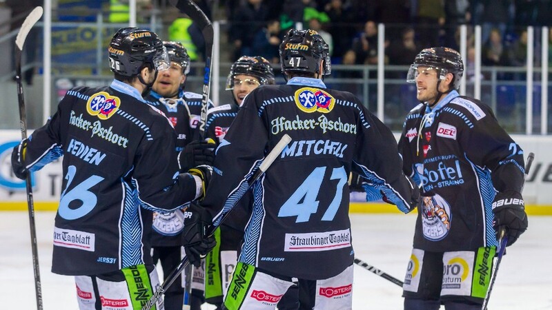 Jubel in Straubing! Die Tigers holen gegen Berlin drei ganz wichtige Punkte im Rennen um Platz zehn.