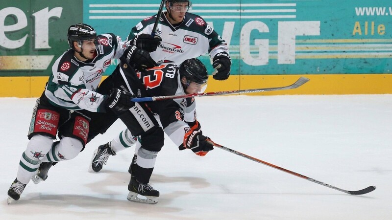 Neu bei den Eisbären: Leopold Tausch (links).