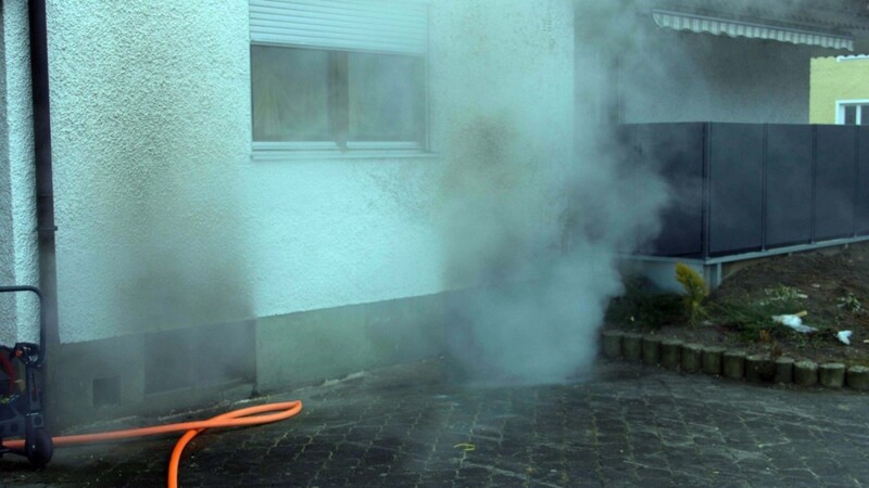 In Niederhöcking bei Landau brach ein Feuer aus.