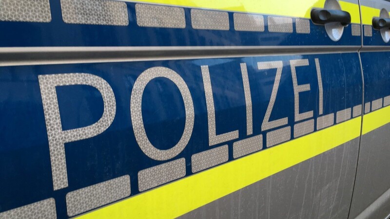 Polizisten verhinderten am Freitagabend einen Suizid: Ein 44-Jähriger wollte sich von einer Eisenbahnbrücke werfen.