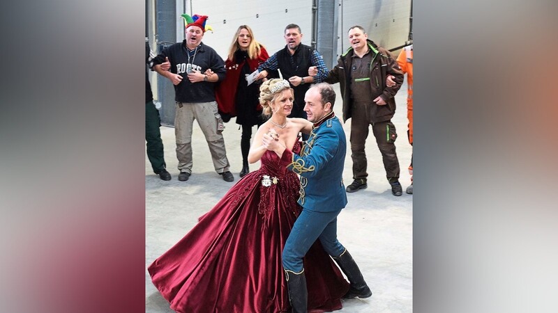 Tanja III. und Christian II. führten in der Halle den Prinzenwalzer auf.