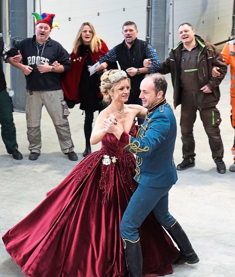 Tanja III. und Christian II. führten in der Halle den Prinzenwalzer auf. 