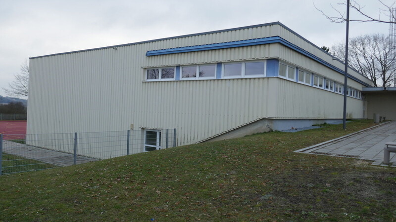 Die Vergabe für die Sanierung des Nasszellenbereichs in der Turnhalle der Grund- und Mittelschule Gerzen erfolgte einstimmig.