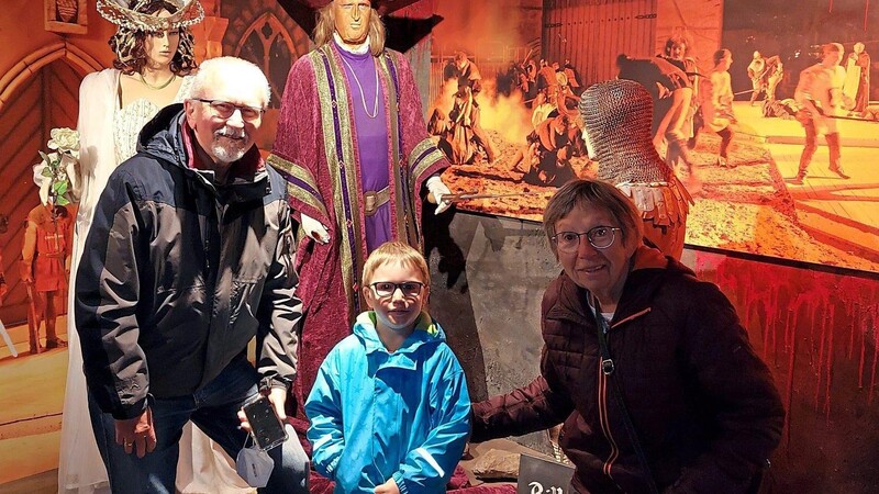 Sowohl Einheimische als auch Urlauber nutzten das Wochenende für einen Besuch in der Drachenhöhle, die wieder geöffnet hatte.