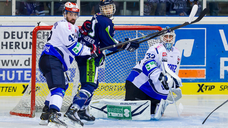 Manuel Wiederer (Foto) und Stefan Loibl werden am Freitagabend ihr Debüt in der DEL geben. (Foto: Harry Schindler)