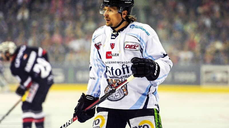 Straubings Stürmer René Röthke freut sich auf das Duell mit den Eisbären in seiner Heimatstadt Berlin.