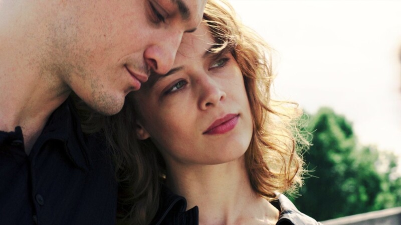 Franz Rogowski und Paula Beer in Christian Petzolds "Undine".