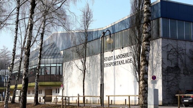 Das Eisstadion ist Heimat der Eishockey-Profis vom EVL, aber auch Trainingsort für viele Nachwuchs- und Freizeitsportler. Mit der Zukunft der Halle befasst sich morgen Vormittag der Bausenat. (Foto: cv)