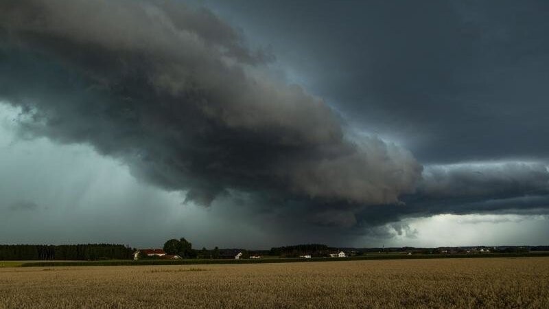 Das Wetter soll zum Wochenstart in Bayern trüber werden.