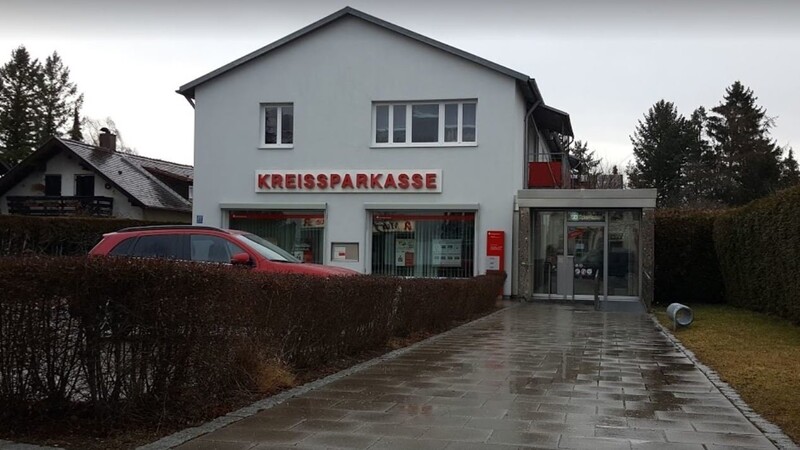 Die überfallene Kreissparkasse in Neuried (Archivbild).