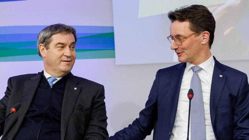 CSU-Chef und Ministerpräsident Markus Söder (l.) hatte Hendrik Wüst (CDU), den Ministerpräsidenten von Nordrhein-Westfalen, als Gast auf die Winterklausur der CSU-Landtagsfraktion im Kloster Banz eingeladen.