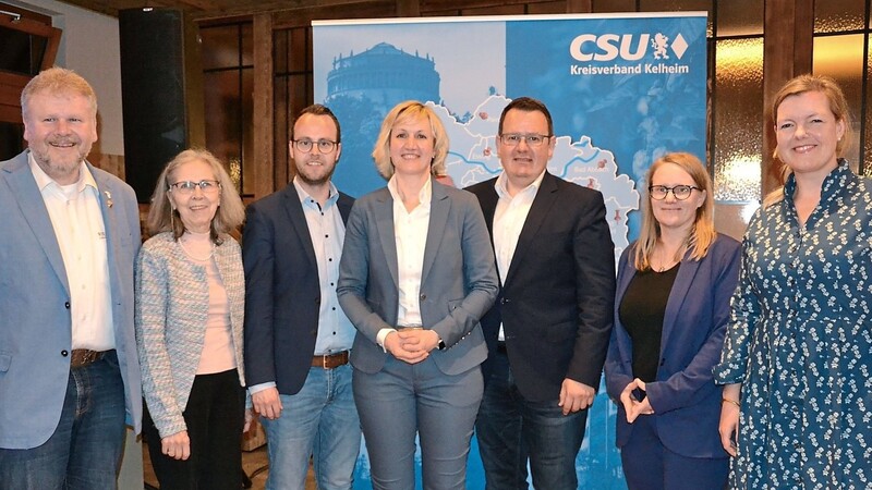 Der neue Kreisvorstand der CSU im Landkreis Kelheim (v. l.): Siegfried Lösch, Isabella Goossens, Niklas Neumeyer, Petra Högl, Andreas Diermeier, Dagmar Rockmaier und Maureen Sperling.