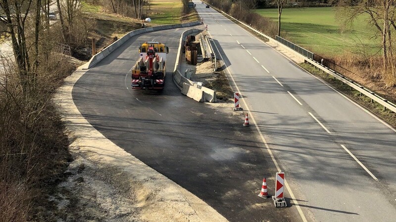 Ab Freitag kommt bei Tiefenbach die Behelfsumfahrung zum Einsatz.