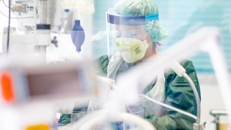 Die Zahl der Patienten auf den Intensivstationen in den Krankenhäusern des Rettungsdienstbereiches Landshut steigt kontinuierlich. (Symbolfoto)