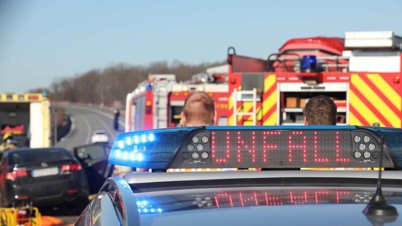 Erfreulicher Nebeneffekt des coronabedingt geringeren Verkehrsaufkommens: Auf Bayerns Straßen hat es bisher im Jahr 2020 deutlich seltener "gekracht". (Symbolbild)