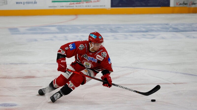 Der EV Landshut um Marcus Power hat am Samstagabend gegen Kaufbeuren nach Penaltyschießen verloren.