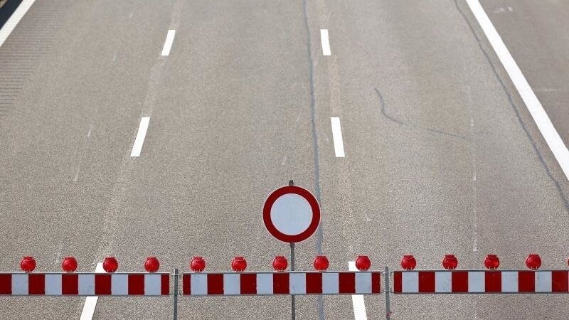 Am Wochenende wird der Pfaffensteiner Tunnel auf der A93 bei Regensburg für eine Nacht gesperrt. (Symbolbild)