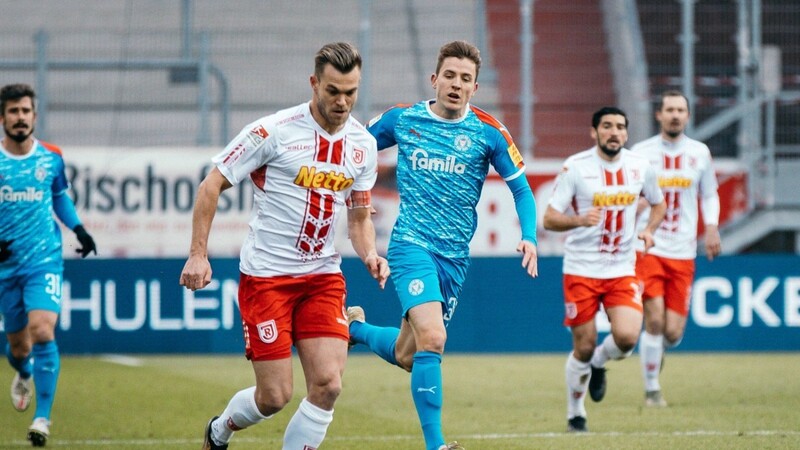 Das Nachholspiel zwischen Holstein Kiel und dem SSV Jahn Regensburg wurde neu angesetzt.