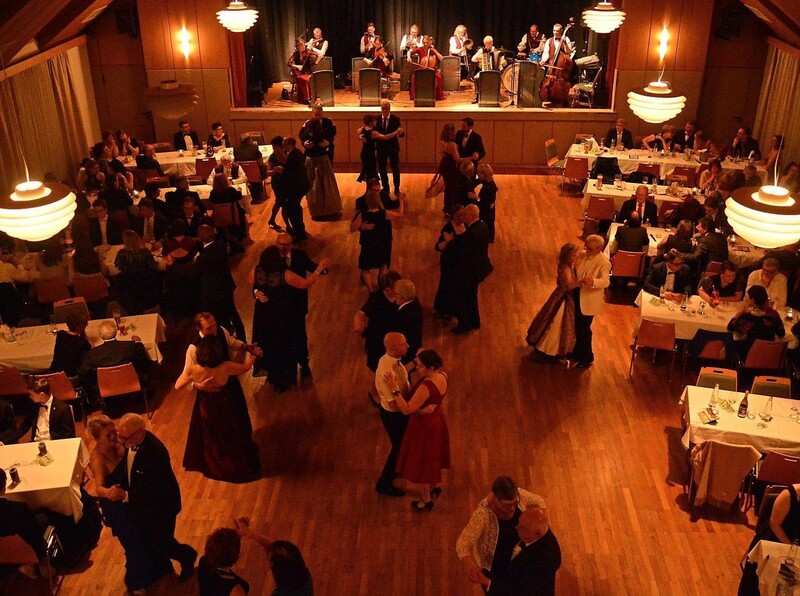 Die Ballbesucher aus Nah und Fern konnten am Samstagabend ihr tänzerisches Können unter Beweis stellen. 