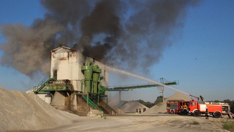 Bei Isarkies Moosburg ist am Dienstagmorgen ein Brand ausgebrochen.