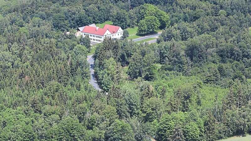 Der Schleuser fuhr am Sonntag über den Grenzübergang bei Rittsteig und ließ die Migranten aussteigen.