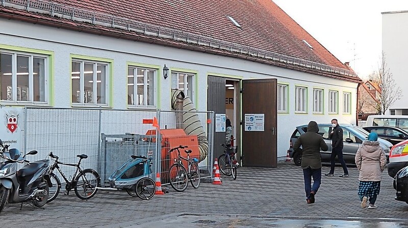 Das Schnelltest-Zentrum in der Hopfenhalle wird von Tag zu Tag immer stärker frequentiert und muss die Kapazitäten erhöhen.