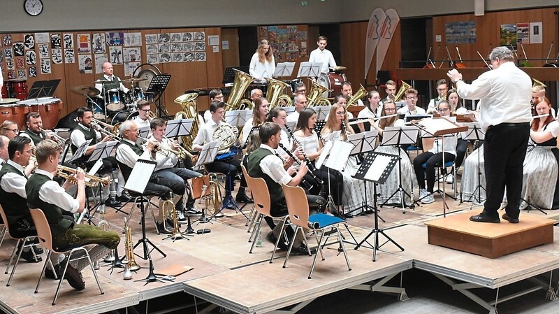 Der Musikverein Vilsbiburg unter der Leitung von Dirigent Rainer Hirsch erzielte in großer Besetzung 94 Punkte.