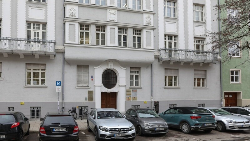 Ort der Verlegung: Der Eingang zum Wohnhaus in der Tengstraße 27 in Schwabing.