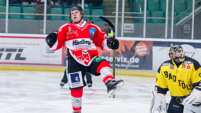 Der EV Regensburg hat das Topspiel gegen den bisherigen Tabellenführer Tölzer Löwen klar mit 6:1 gewonnen.