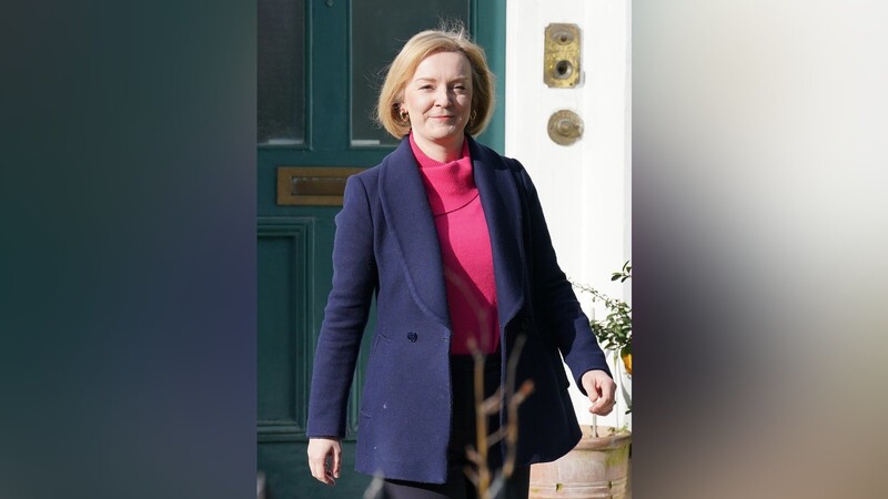 Liz Truss macht ein "wirtschaftliches Establishment" und "mangelnde Unterstützung" für ihr Scheitern verantwortlich.