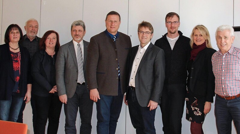 Die neue Vorstandschaft des Naturerlebnislandes Furth im Wald/Hohenbogenwinkel (von links): Anne Baumeister, Hermann Plötz, Claudia Treml, Sandro Bauer, Markus Müller, Michael Multerer, Martin Daiminger, Lisa Kager und Karl Reitmeier.