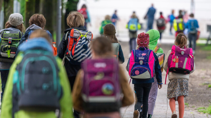 Bayerns Kommunen haben die verfügbaren Fördergelder des Bundes für den Ausbau der Ganztagsbetreuung für Grundschulkinder zum überwiegendenden Teil nicht abgerufen.