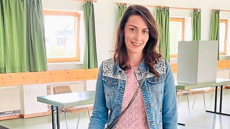 Nicole Bauer (FDP), hier bei der Stimmabgabe im Wahllokal in Velden, wird mit dem guten FDP-Ergebnis wieder in den Bundestag einziehen.