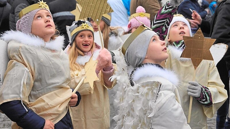 Einstimmung auf Weihnachten: Die Engel warten wieder einmal auf das Christkind.