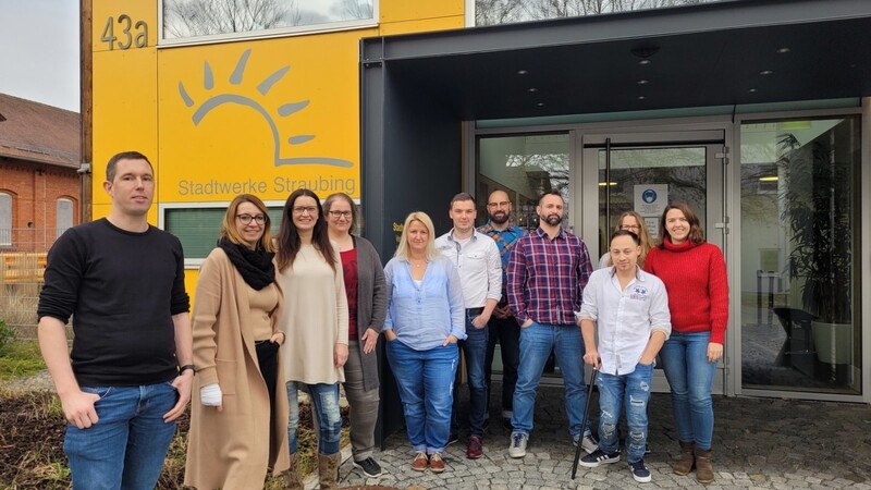 Das Stadtwerke-Team von Vertrieb und Abrechnung, hier mit stellvertretendem Vertriebsleiter Andreas Brückner (5.v.r.) und Abrechnungsabteilungsleiterin Bärbel Gross-Böhnke (2.v.l.), war heuer besonders gefordert.