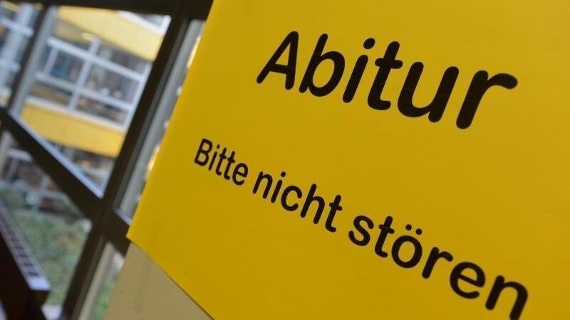 War das diesjährige Mathe-Abitur zu schwer? Darüber gehen die Meinungen zwischen Schülern und Lehrern auseinander. (Symbolbild)