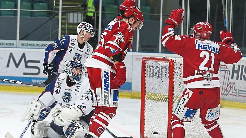 EIN SECHS-PUNKTE-WOCHENENDE feierte der EV Regensburg, der Selb 7:3 und Lindau zu Hause 5:1 (Bild) besiegte.