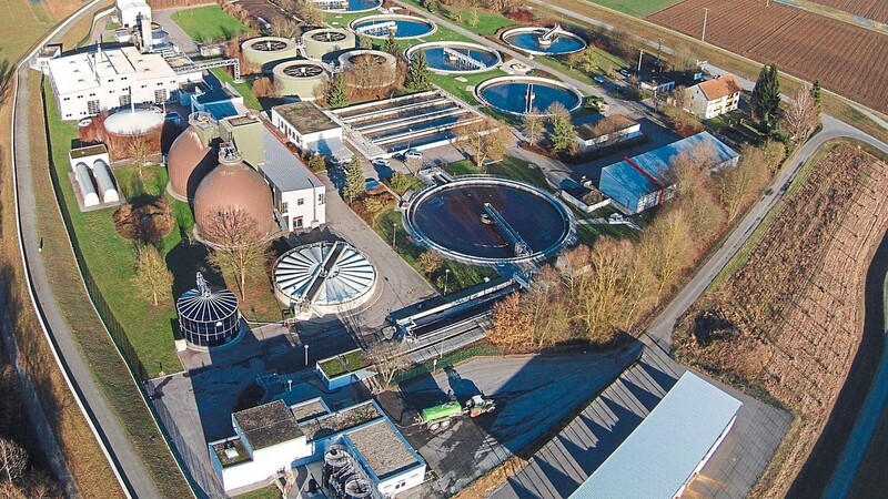 Auf dem Gelände der Kläranlage soll eine Monoverbrennungsanlage für Klärschlamm gebaut werden. Mit einem Bürgerentscheid sollen die Straubinger darüber abstimmen.