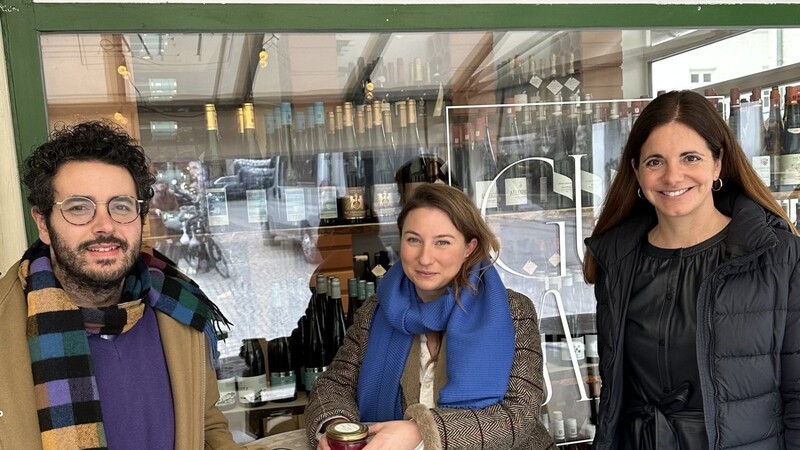 V.l.: Mete Gür, Sarah Lange und Kristina Frank (CSU).