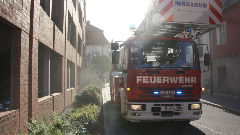 Feuerwehreinsatz am Sonntag kurz nach 18 Uhr im Parkhaus Ost.