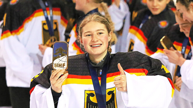 Die Number one kommt aus der Gäubodenstadt: Zur besten Torfrau des Turniers wurde Chiara Schultes vom EHC Straubing bei der U 18-Weltmeisterschaft in Italien ebenfalls gewählt.