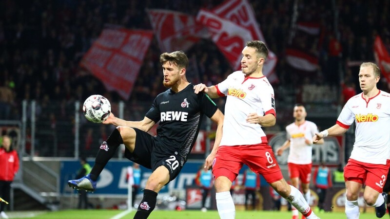 Der SSV Jahn Regensburg um Andi Geipl (recht) musste sich dem 1. FC Köln geschlagen geben.