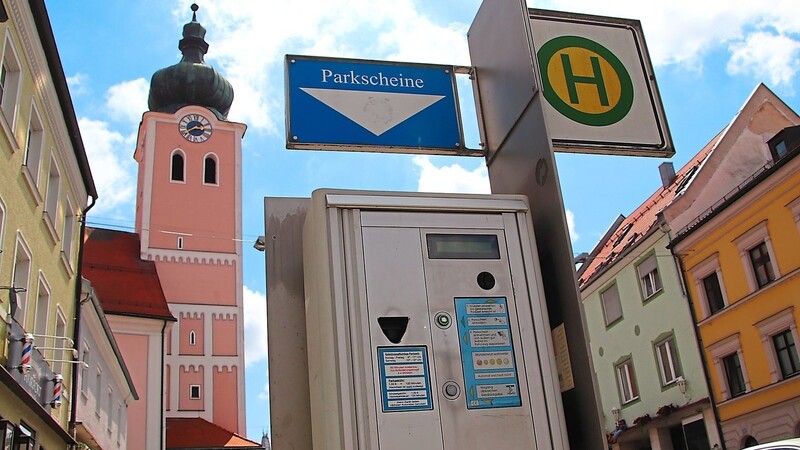 In der Oberen Stadt gibt es noch Parkscheinautomaten. Auf Wunsch des Stadtrats sollen diese abgebaut werden. Wie in der Unteren Stadt soll dann die Parkscheibe gelten.