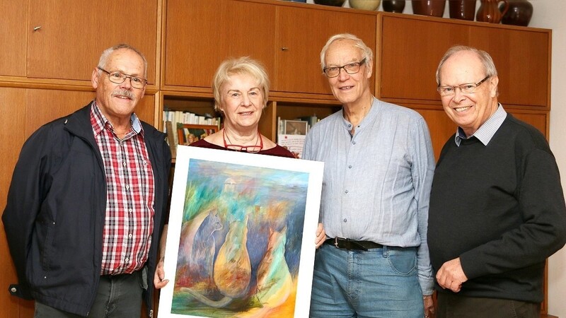 Die Altdorfer Gruppe bereitet wieder ihre recht aufwendige Jahresausstellung vor. Mit dabei (v.l.) Günter Gühl (Technik und Beleuchtung), Ulrike Graf (Tiermotive), Vorsitzender Wilfried Böhmer und Hansjörg Eder (Fotografien).