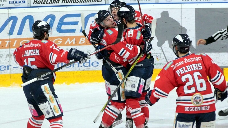 Der Deggendorfer SC hat das Derby gegen Landshut zum Auftakt der Meisterrunde gewonnen.