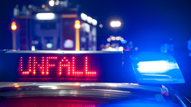 Unfallflucht auf der A3 zwischen den Anschlussstellen Regensburg-Universität und Burgweinting. Verletzt wurde zwar niemand, doch der Schaden fällt mit 25.000 Euro enorm aus. (Symbolbild)