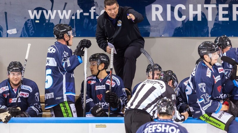 Die Straubing Tigers müssen noch länger auf den Start in die CHL-Saison warten.