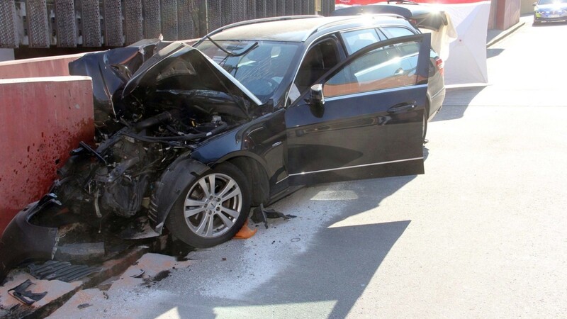 Unfall am Mittwochnachmittag in Landau (Kreis Dingolfing-Landau). Dabei kam ein 81-jähriger Mann ums Leben.