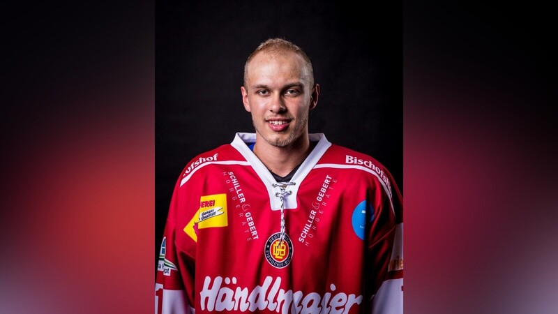 Spielt kommende Saison wieder für die Eisbären Regensburg: Nico Kroschinski.