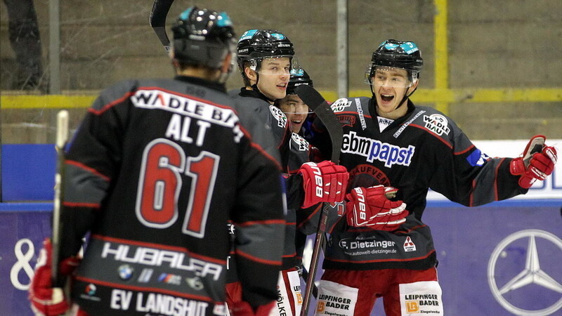 Der EV Landshut hat auch das dritte Spiel gegen Rostock gewonnen und ist dadurch ins Playoff-Viertelfinale eingezogen.